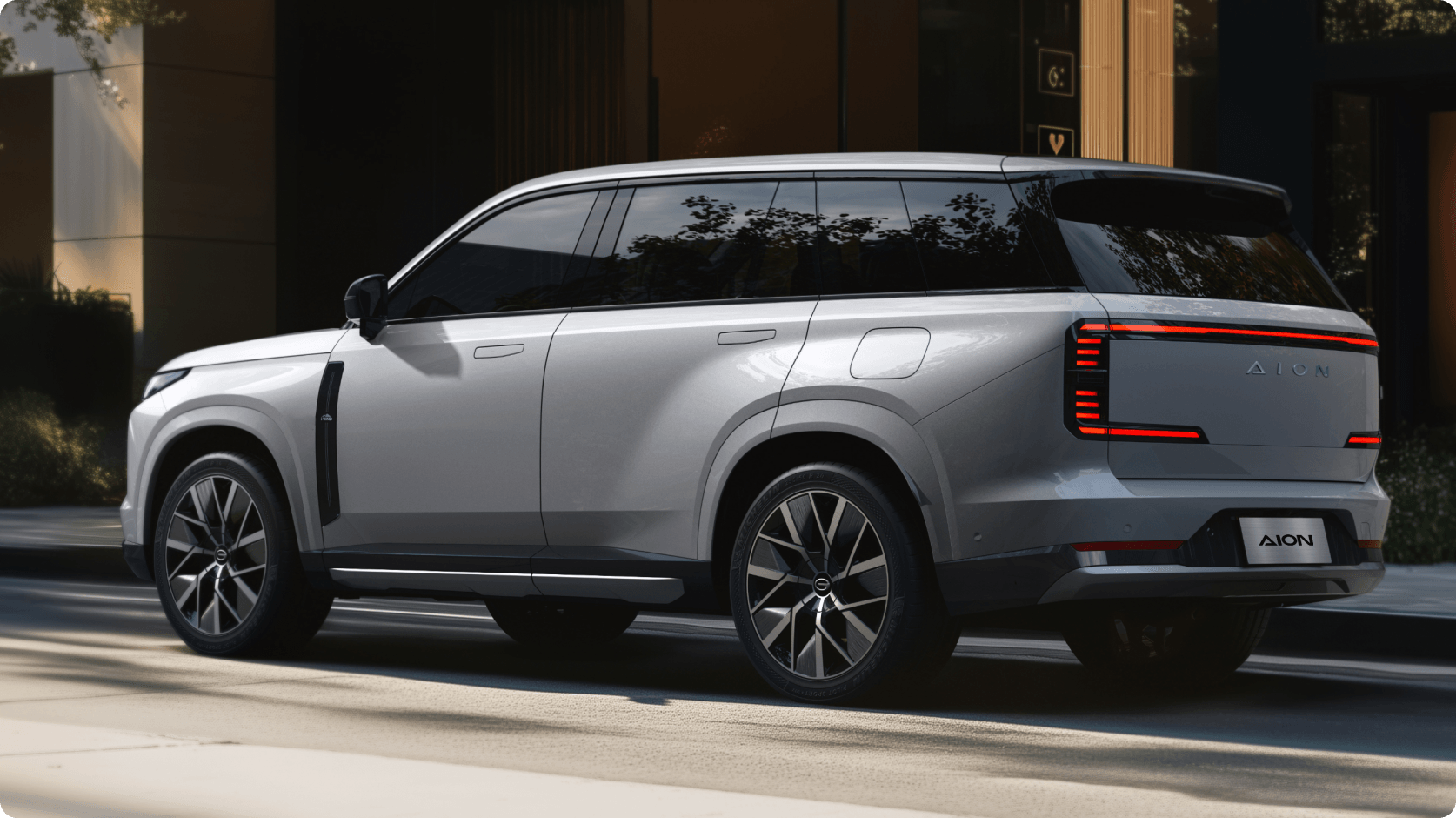 A new level of comfort for everyday journeys | With the space and practicality of a larger five-seat SUV, wrapped in a more refined, premium experience, the AION GS7 brings comfort and calm to everything from the school run to a long weekend away.

For the first time in the UK, AION will offer both self-charging hybrid and plug-in hybrid versions of the GS7, giving you more choice over how you travel and how electrified you want your everyday driving to be.